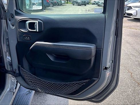 Used 2022 Jeep Wrangler Unlimited Sahara AWD/4WD image 23