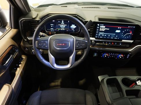 Certified 2024 GMC Sierra 1500 Elevation image 12