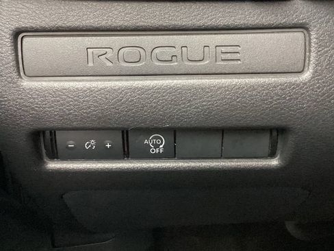 Used 2024 Nissan Rogue S FWD image 25