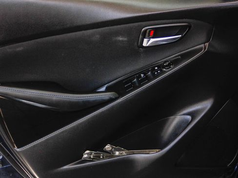 Used 2017 Toyota Yaris iA image 24