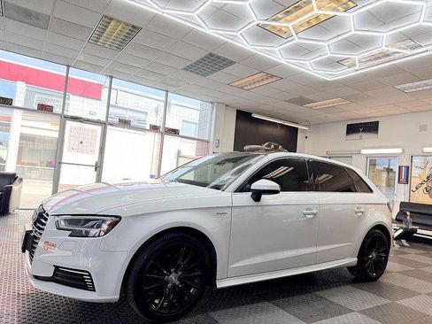 Used 2017 Audi A3 e-tron Prestige FWD image 1