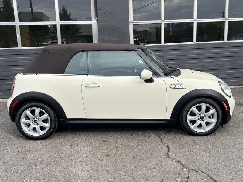 Used 2009 MINI Cooper S w/ Convenience Pkg FWD image 30