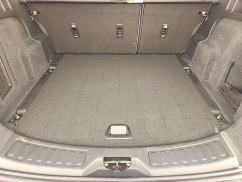 Used 2025 Land Rover Discovery Sport S image 30