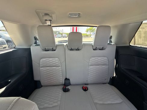 Used 2024 Nissan Pathfinder SV w/ SV Premium Package FWD image 27