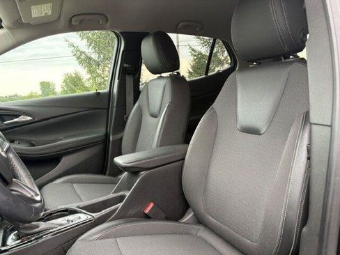 Used 2022 Buick Encore GX Preferred w/ Cold Weather Comfort Package FWD image 2
