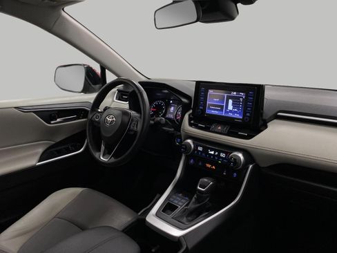 Used 2022 Toyota RAV4 XLE Premium AWD/4WD image 20