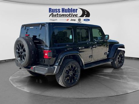 Used 2021 Jeep Wrangler Unlimited Sahara w/ Cold Weather Group AWD/4WD image 7