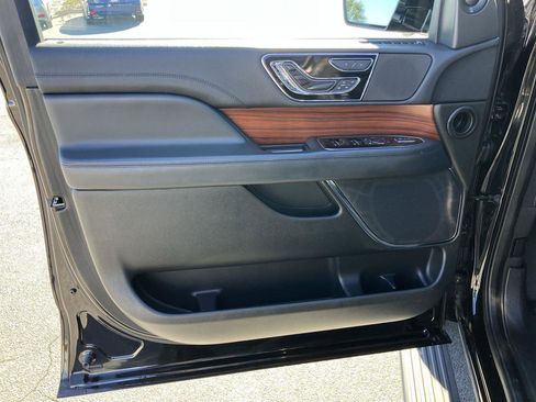 Used 2022 Lincoln Navigator L Reserve image 17