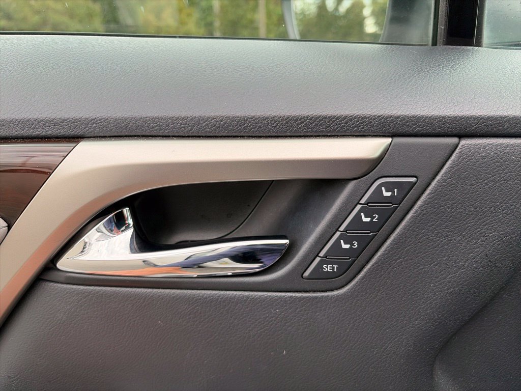 Used 2019 Lexus RX 450h AWD w/ Navigation Package image 11