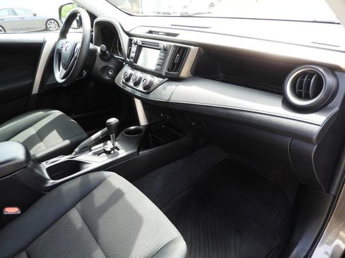 Used 2015 Toyota RAV4 LE w/ Four Season Floor Mat Package AWD/4WD image 36