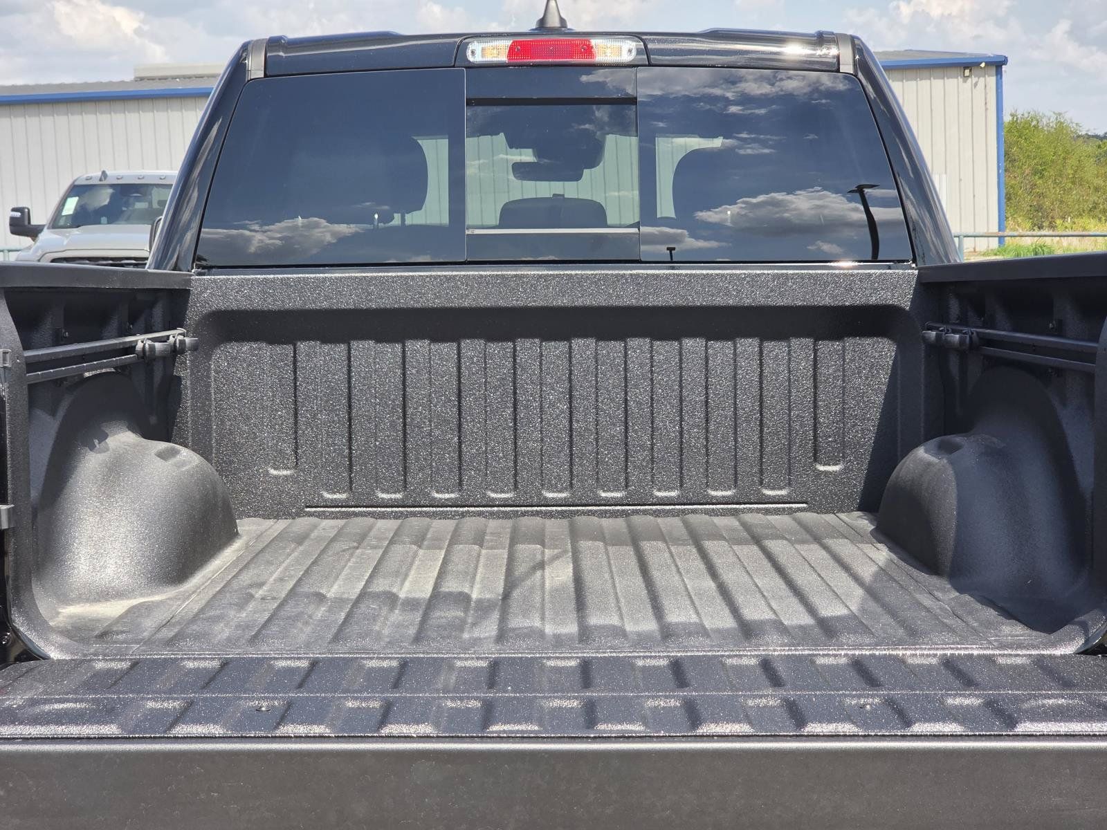 New 2026 RAM 1500 Express AWD/4WD image 7