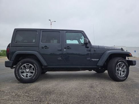 Used 2017 Jeep Wrangler Unlimited Rubicon w/ Connectivity Group AWD/4WD image 22