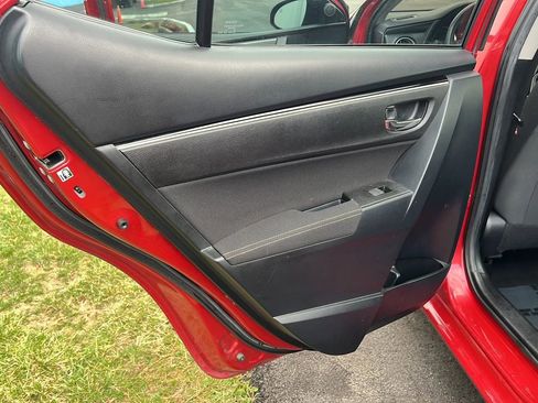 Used 2019 Toyota Corolla LE image 11