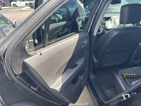 Used 2017 Chevrolet Equinox LT w/ Midnight Edition FWD image 3