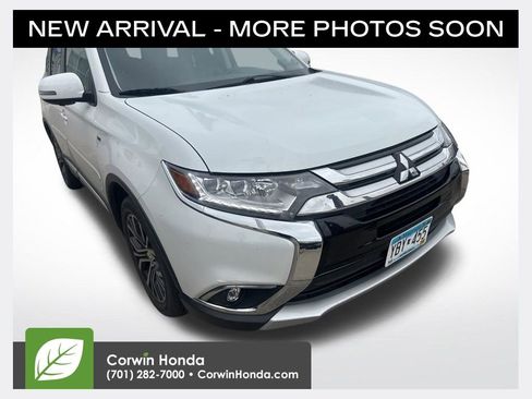 Used 2018 Mitsubishi Outlander GT AWD/4WD image 1