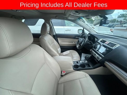 Used 2017 Subaru Outback 2.5i Limited AWD/4WD image 4