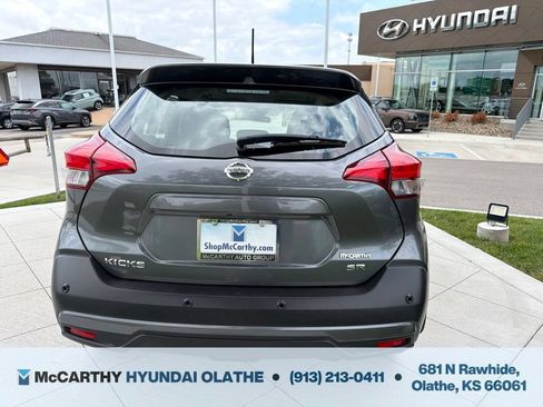 Used 2020 Nissan Kicks SR w/ SR Premium Package FWD image 13
