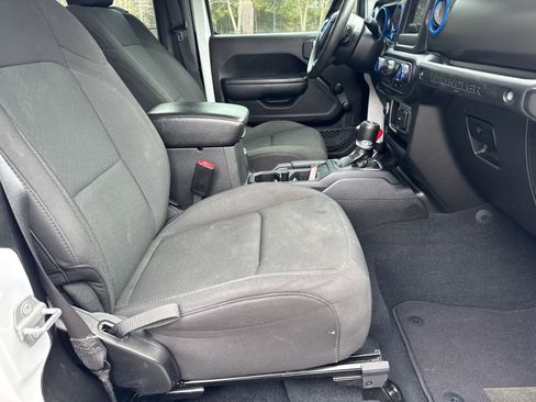 Used 2023 Jeep Wrangler Sport image 13