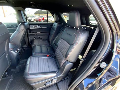 Certified 2025 Ford Explorer ST-Line w/ Premium Package image 21
