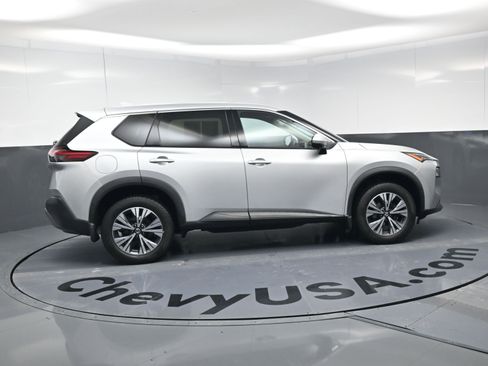 Used 2021 Nissan Rogue SV image 10