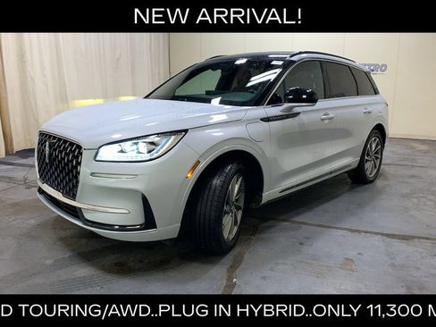 Used 2025 Lincoln Corsair Grand Touring w/ Towing Package AWD/4WD image 7