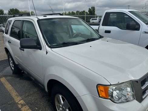 Used 2011 Ford Escape XLT w/ 201A Rapid Spec Order Code FWD image 8