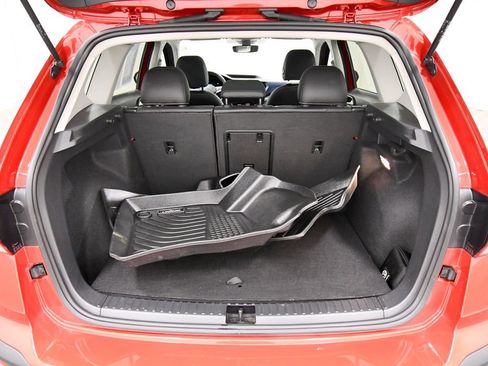 Used 2023 Volkswagen Taos SE w/ Panoramic Sunroof Package AWD/4WD image 7