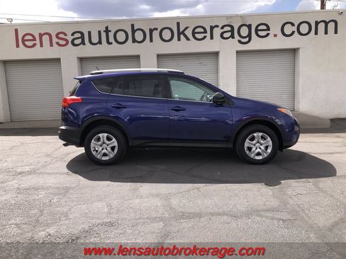Used 2014 Toyota RAV4 LE image 1
