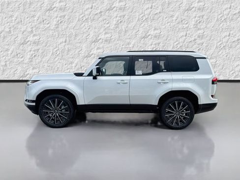 New 2026 Lexus GX 550 w/ Cold Area Package AWD/4WD image 6