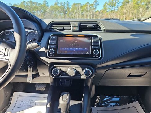 Used 2025 Nissan Versa S w/ Trunk Package image 25