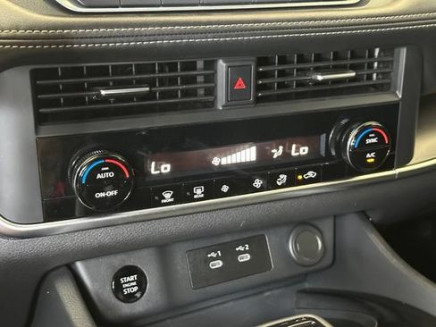 Used 2026 Nissan Rogue SV AWD/4WD image 29