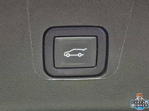 Used 2023 Chevrolet Traverse RS w/ LPO, Floor Liner Package AWD/4WD image 29
