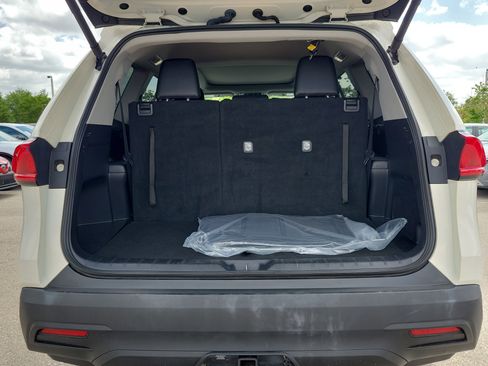 Used 2024 Toyota Grand Highlander XLE FWD image 13