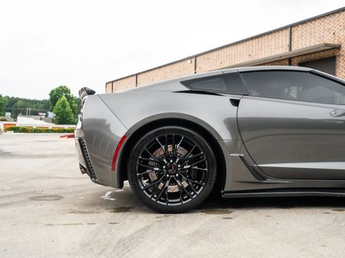 Used 2016 Chevrolet Corvette Z06 w/ 3LZ Preferred Equipment Group RWD image 11