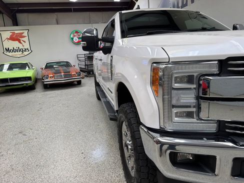 Used 2019 Ford F250 Lariat w/ Lariat Ultimate Package AWD/4WD image 39