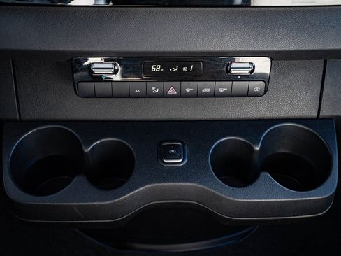 Used 2022 Mercedes-Benz Sprinter 3500 image 33