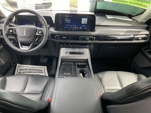 Certified 2025 Lincoln Aviator AWD w/ Equipment Group 101A image 19