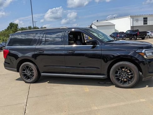 Used 2024 Ford Expedition Max XLT AWD/4WD image 2