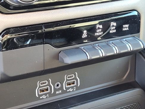 New 2026 RAM 1500 Big Horn w/ Night Edition image 17