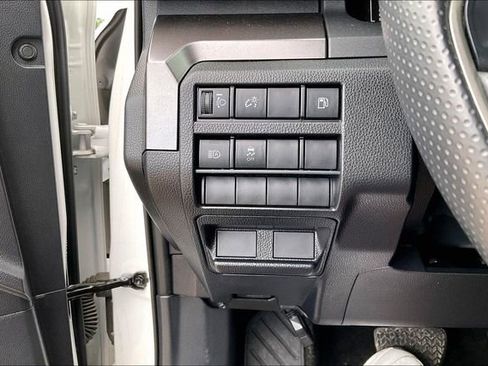 Used 2025 Toyota 4Runner SR5 AWD/4WD image 16