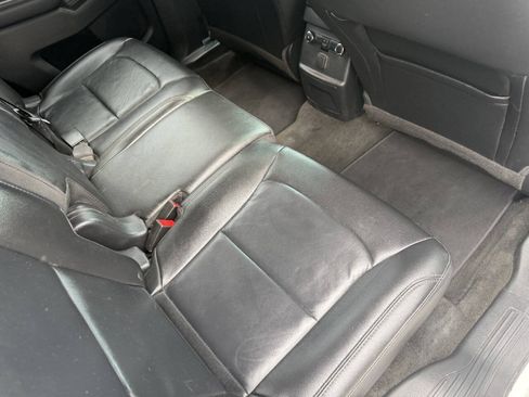 Used 2016 Ford Explorer XLT w/ Equipment Group 202A AWD/4WD image 31