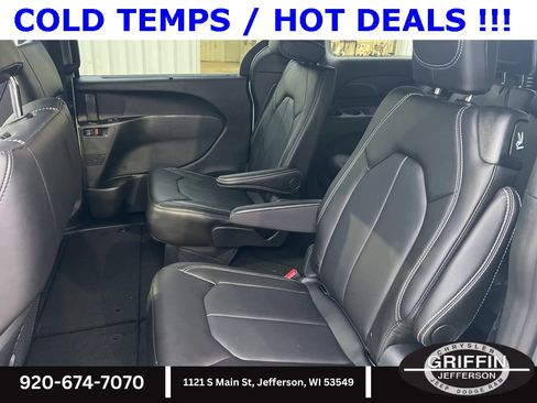 New 2026 Chrysler Pacifica Select image 15