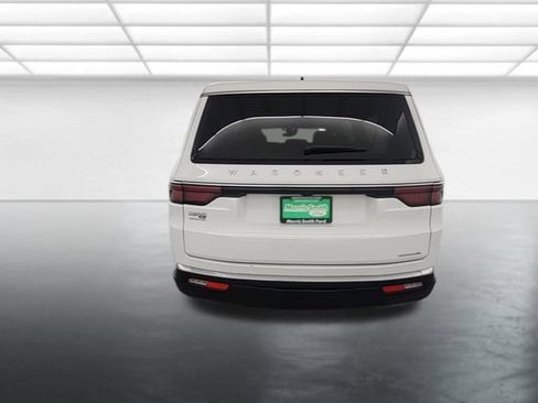 Used 2024 Jeep Wagoneer L Series II w/ Flexible Seating Group image 7