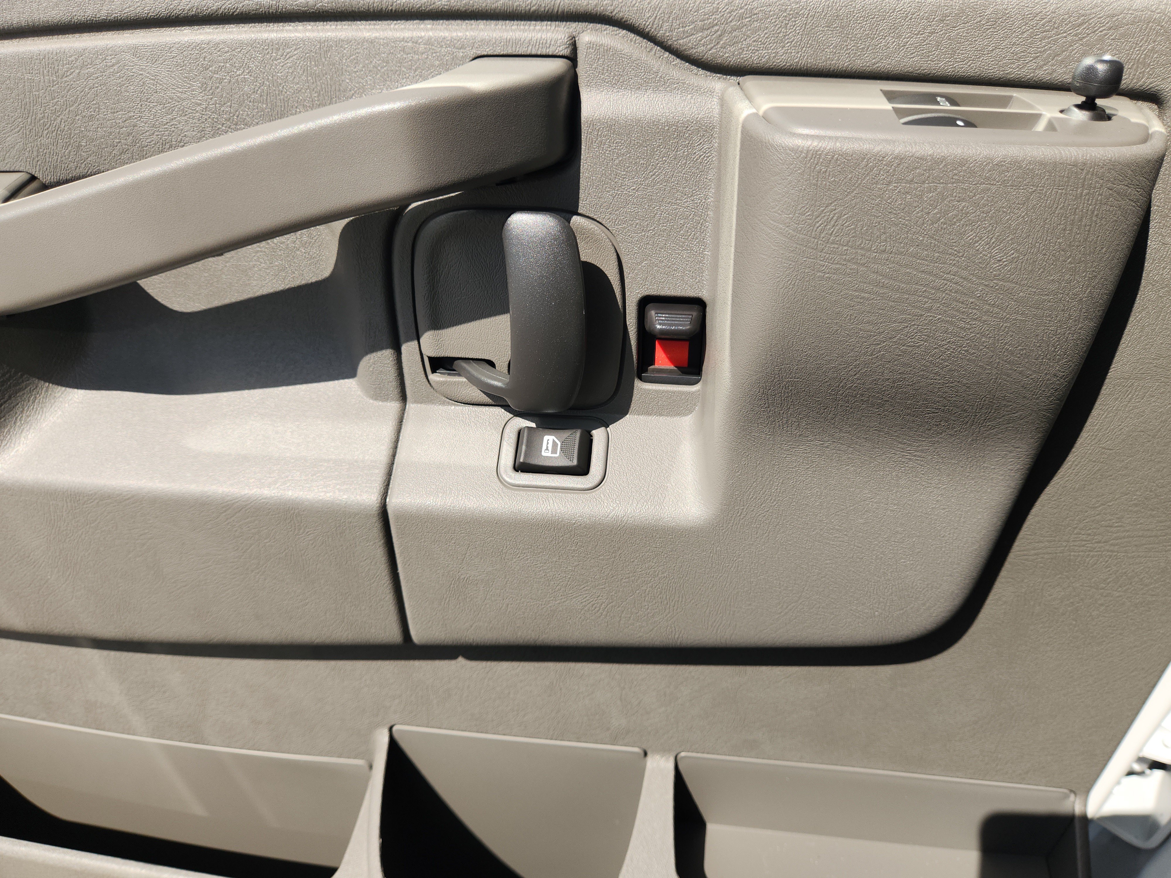 New 2026 GMC Savana 3500 Extended w/ Driver Convenience Package RWD image 18