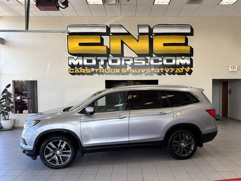 Used 2017 Honda Pilot Touring image 4