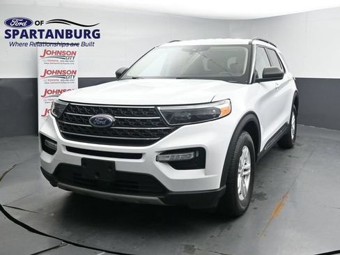 Certified 2024 Ford Explorer XLT w/ Equipment Group 202A AWD/4WD image 3