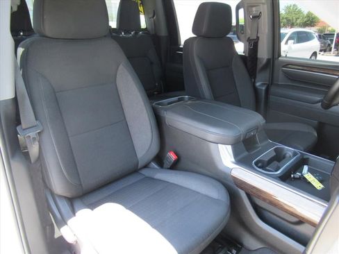 Used 2025 GMC Sierra 2500 SLE AWD/4WD image 9