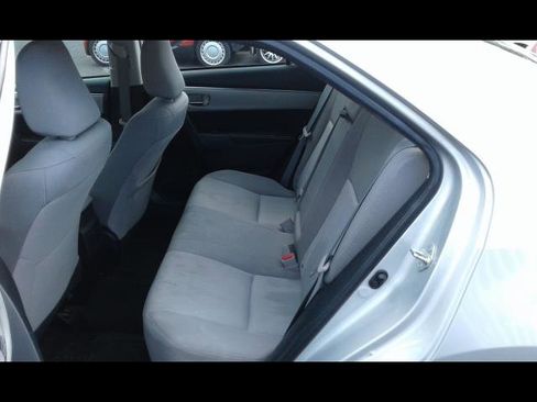 Used 2015 Toyota Corolla LE image 5