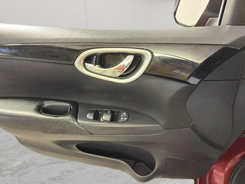 Used 2016 Nissan Sentra SV FWD image 25