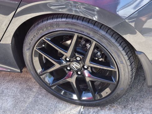 Used 2025 Honda Civic Sport image 11